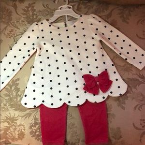 Toddler 2 piece outfit.